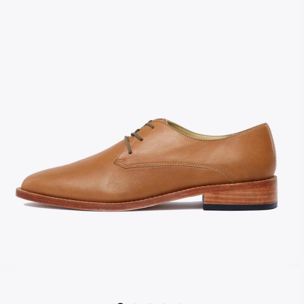 Nisolo James Oxford in Almond